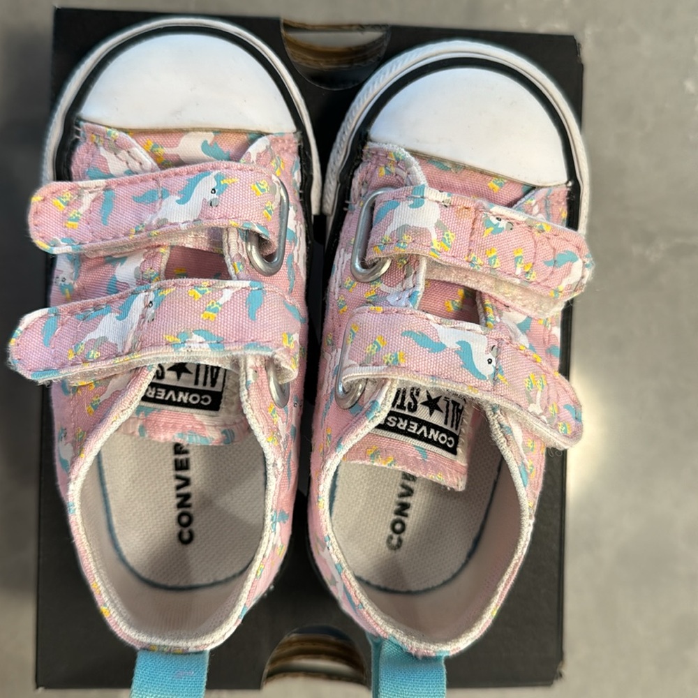 Size 5 infant Converse pink unicorn printed sneakers shoes for baby girls - Picture 8 of 9